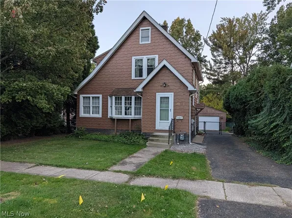 730 E Spruce St, Ravenna, OH 44266