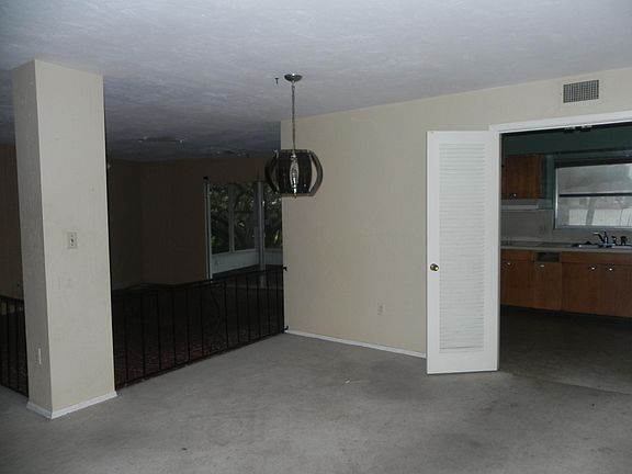 5th image of 3872 Nottingham Cir