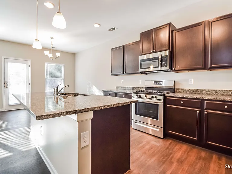 4995 Rapahoe Trl — Photo 3