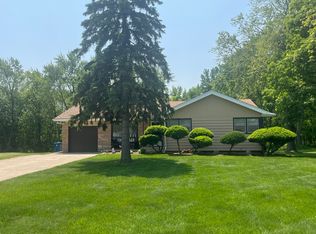 180 E 34th St, Steger, IL 60475