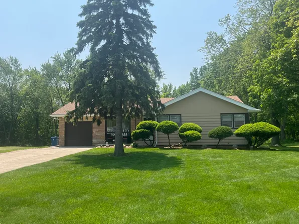 180 E 34th St, Steger, IL 60475