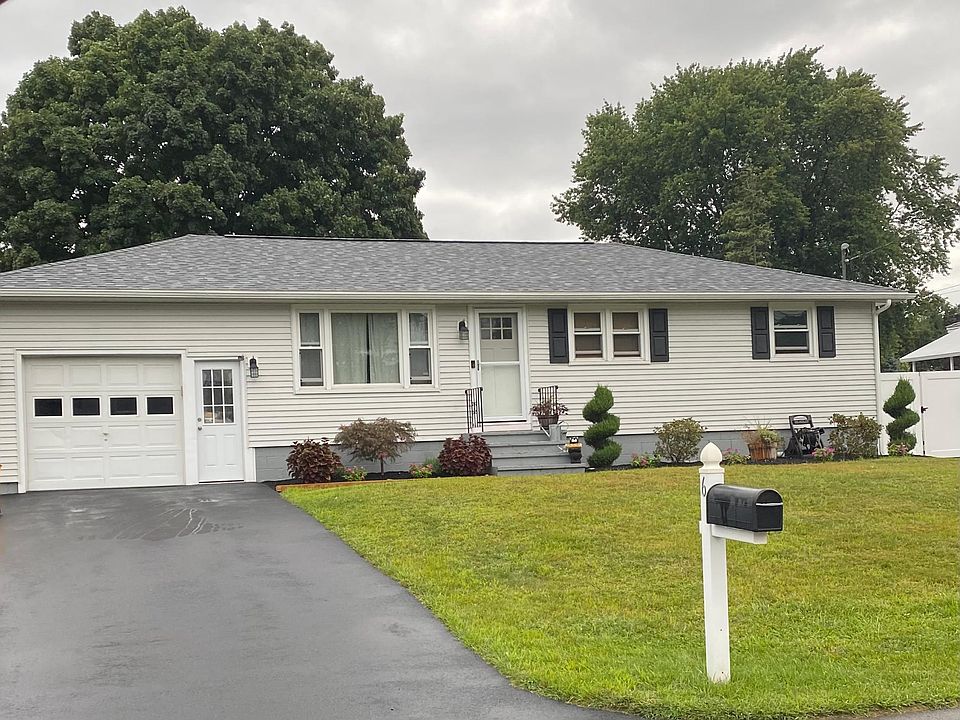 1st image of 6 Amboy Dr
