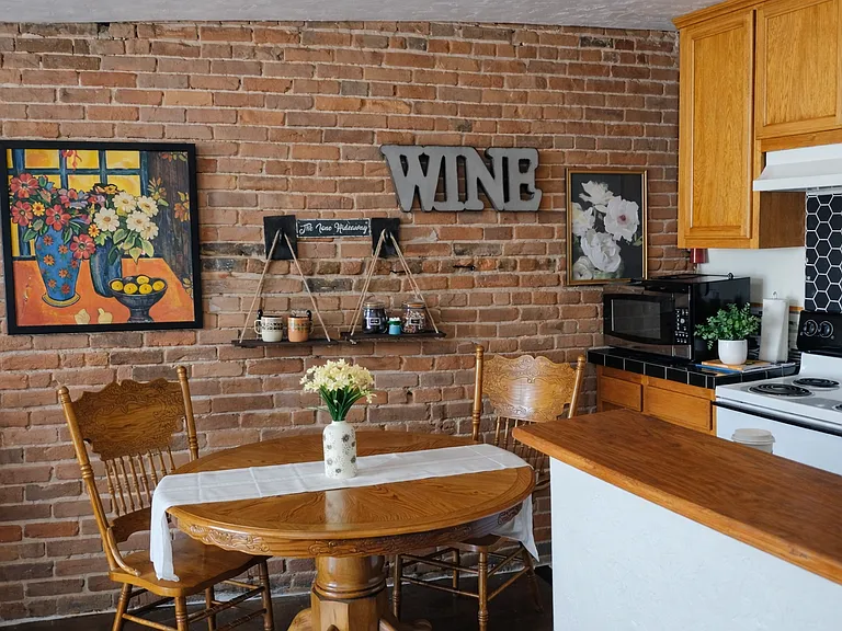 22 W Main St #STUDIO — Photo 4