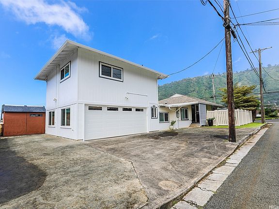 2nd image of 3305 Manoa Rd