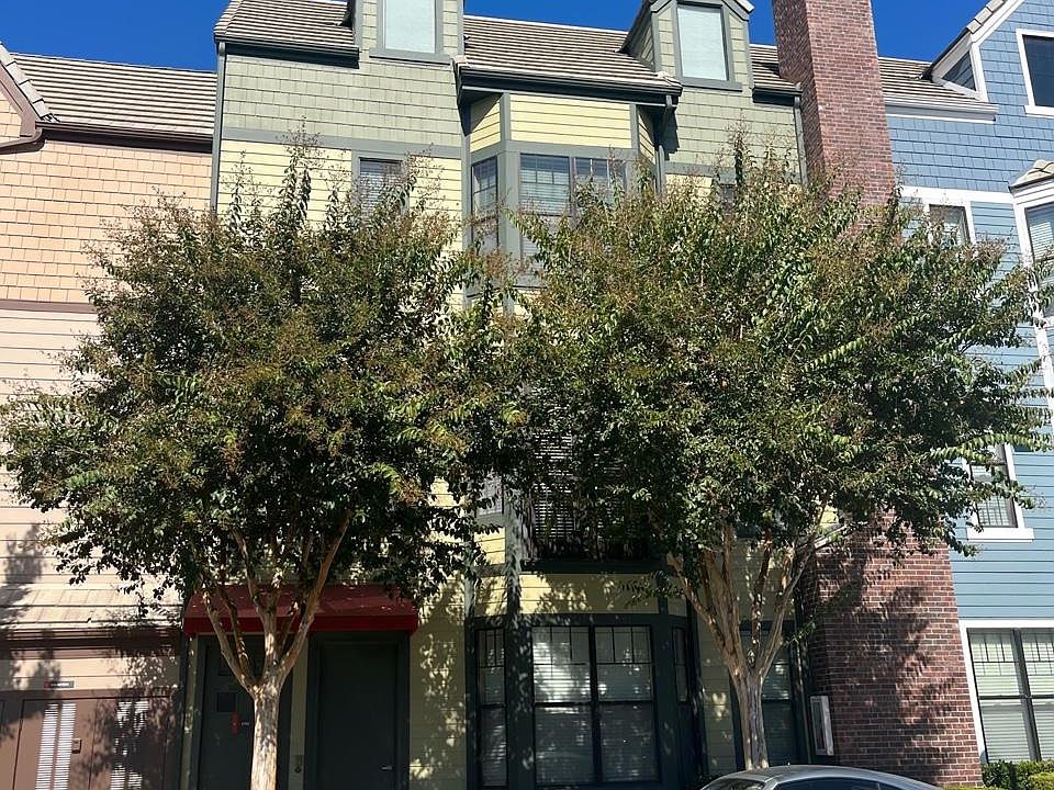 1st image of 153 W Colorado Blvd