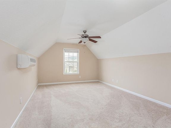 4th image of 2798 Amsterdam Ln