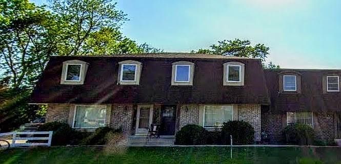 1st image of 3800 Southwood Dr #3804