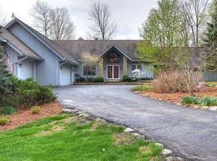 935 Emerald Dr, Hartford, WI 53027