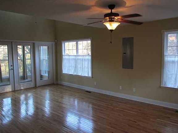 2nd image of 707 Franklin St