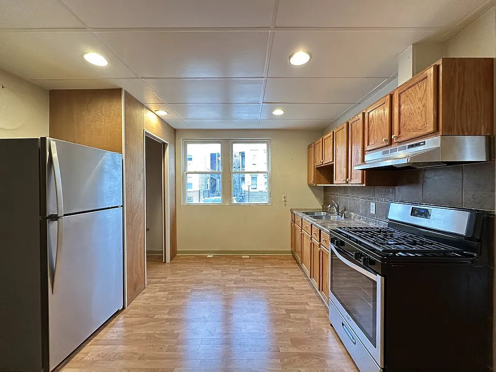 Building Photo - 3734 W Wabansia Ave #F2