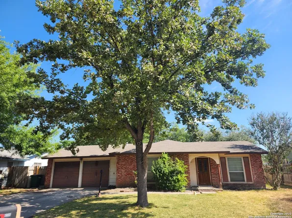 7427 Stonehouse Dr, San Antonio, TX 78227