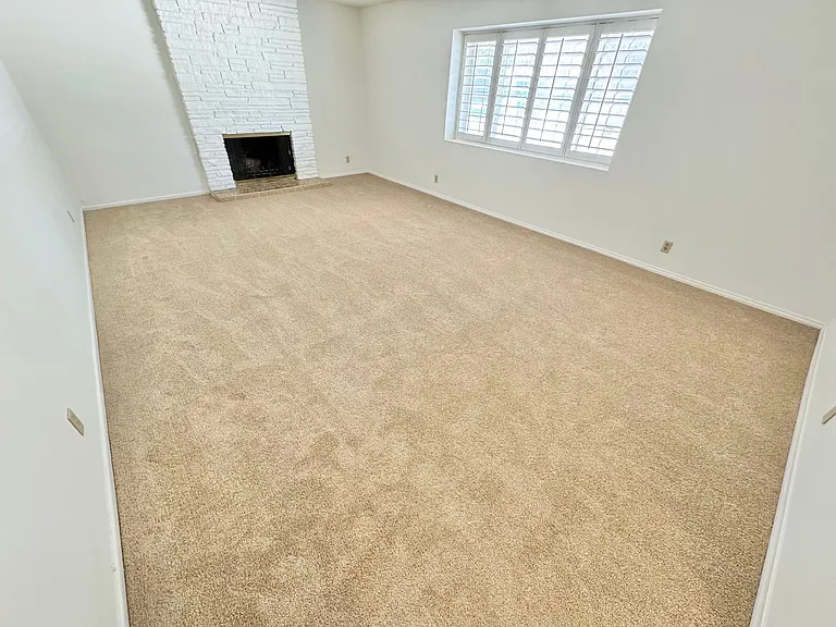 2913 Colanthe Ave — Photo 2
