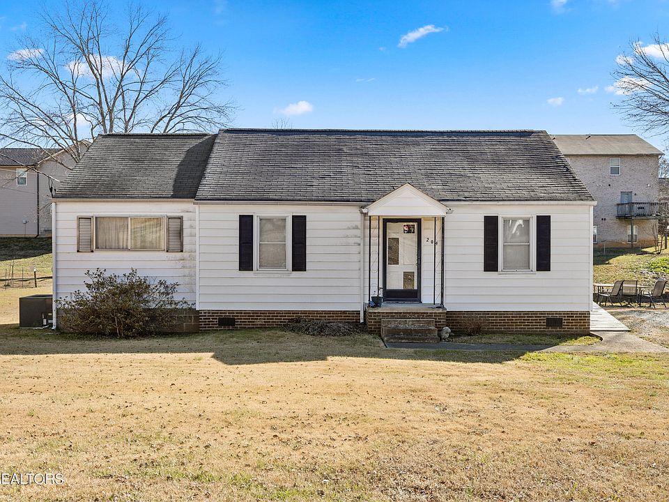 1st image of 204 S Laurel Cir