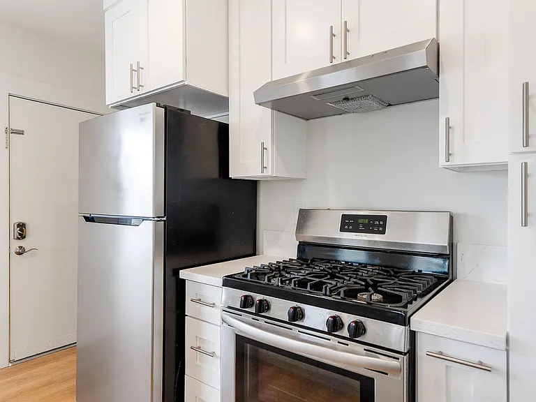 Walnut Properties — Photo 9