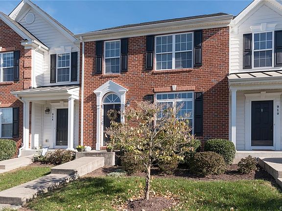 2nd image of 912 Wellston Ct