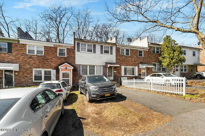4th image of 184 Mount Hope Drive