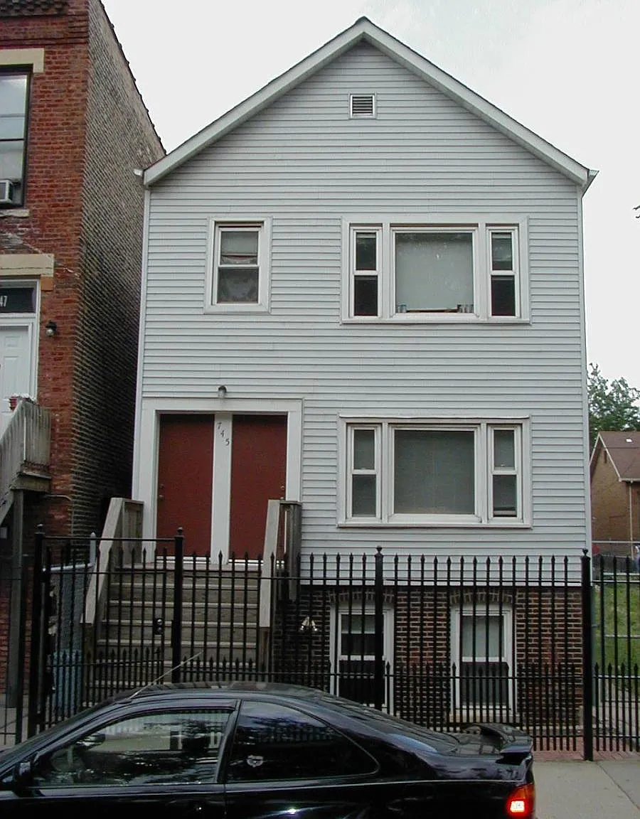745 N Throop Street — Photo 1