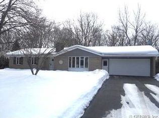 70 Thorntree Cir, Penfield, NY 14526