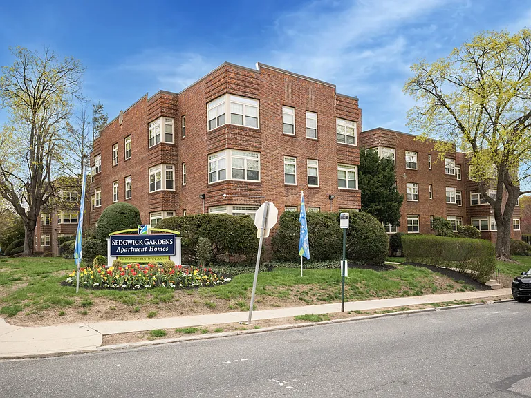 Sedgwick Gardens — Photo 16
