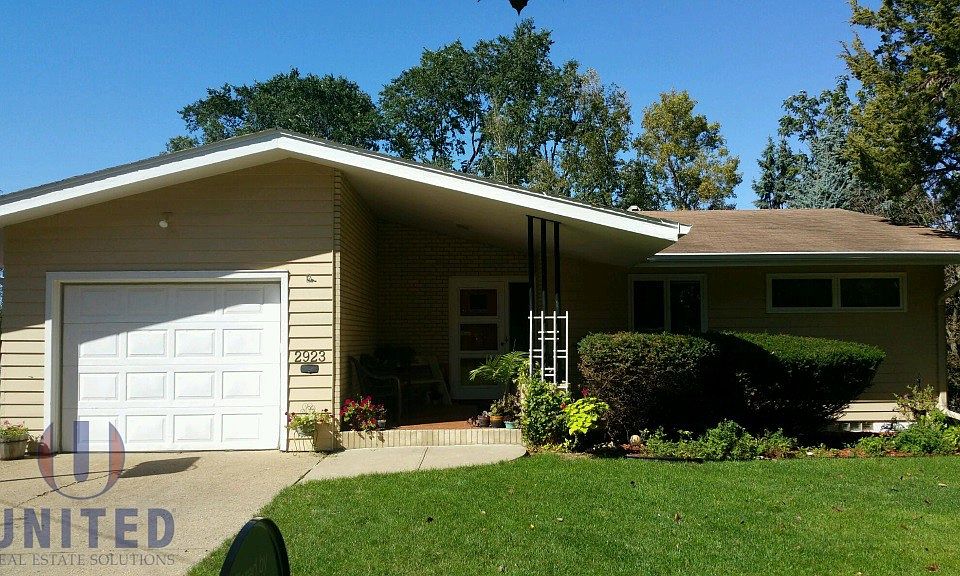 1st image of 2923 Sunset Cir