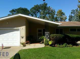 2923 Sunset Cir, Sioux City, IA 51104