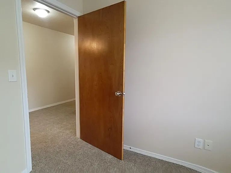 Wellesley Park Apartments — Photo 96