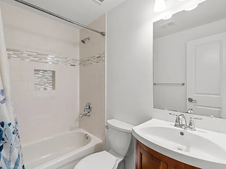 109 Devon Ct — Photo 24