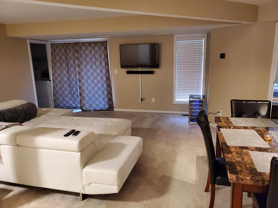 991 Powers Ave #2