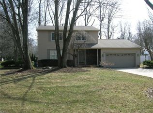 332 Old Oak Dr, Cortland, OH