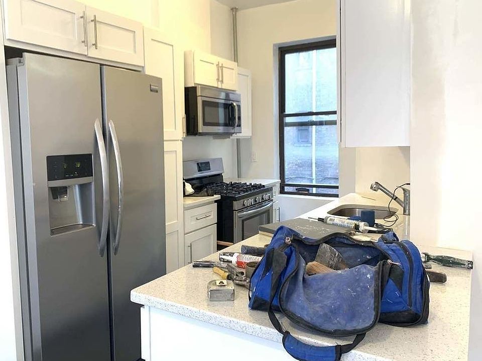 1st image of 35 E 17th St #221