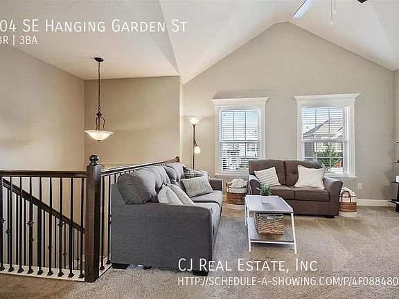 3rd image of 104 SE Hanging Garden St