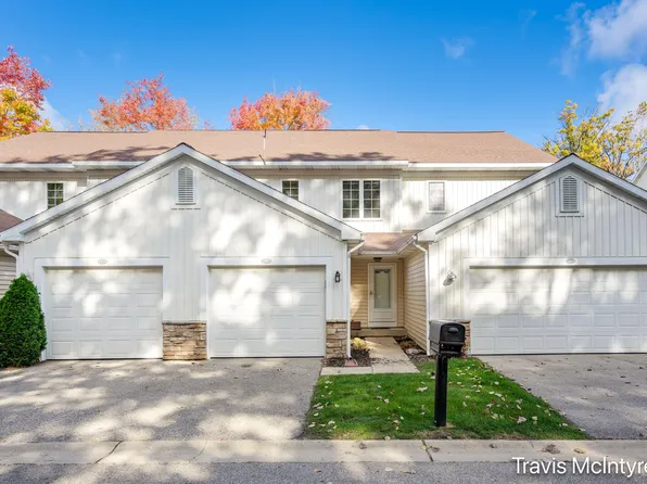 1422 Viewpoint Dr #26, Greenville, MI 48838