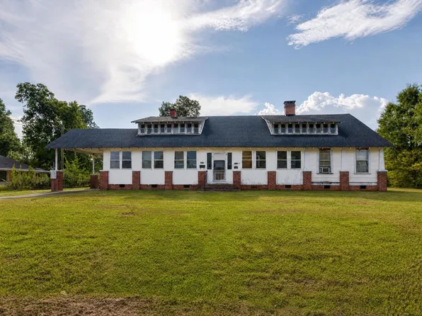 303 N Jennings St, Saluda, SC 29138