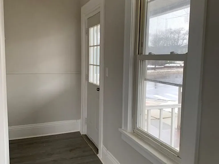 121 S Court St — Photo 12