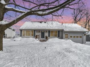 417 Manor Dr, East Syracuse, NY 13057