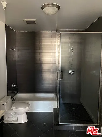 652 Mateo St #202 — Photo 6