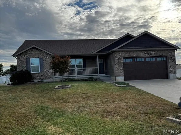 721 Greenfield Ct, Farmington, MO 63640