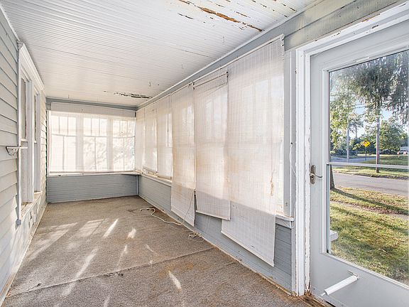 4th image of 241 Post Ave