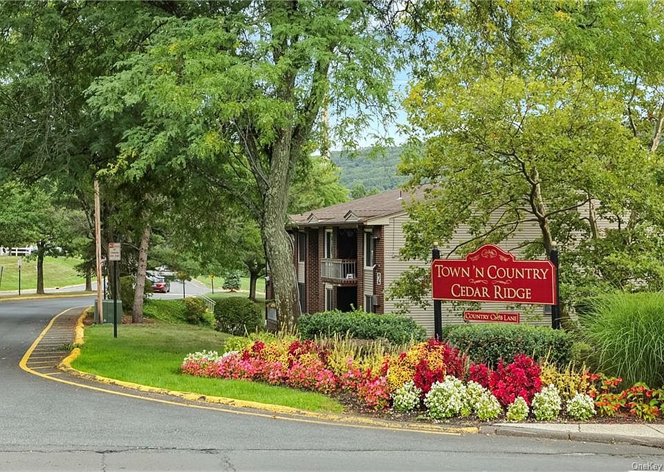 1st image of 130 Country Club Ln