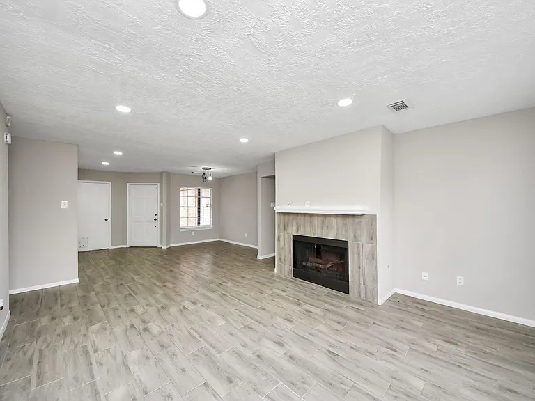 4915 Pecan Grove Dr — Photo 8