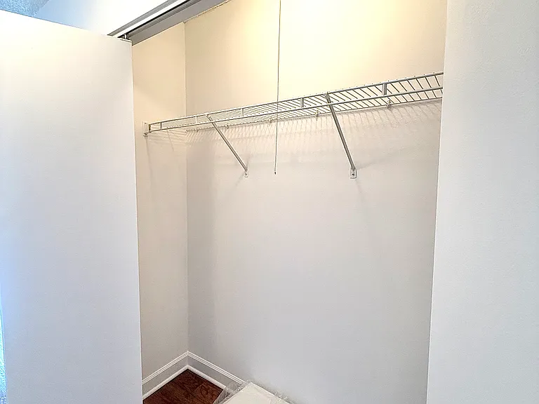33 W Delaware Pl #14C — Photo 13
