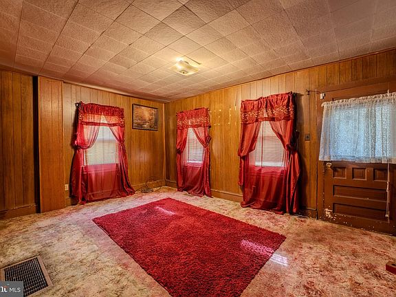 3rd image of 45 Grove St