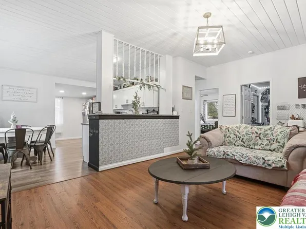178 Ash Ln, Kunkletown, PA 18058