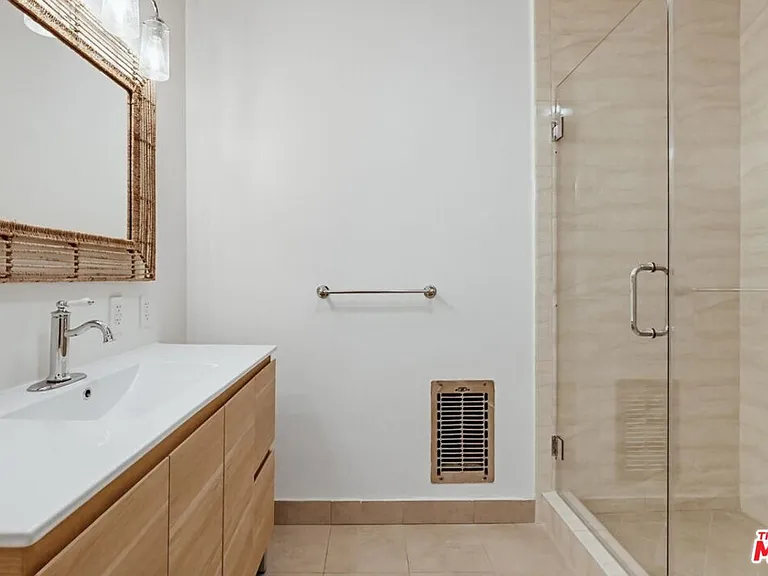 2919 Maxwell St — Photo 11