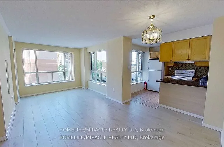 887 Bay St #304 — Photo 13