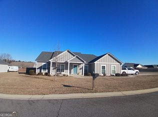 121 Rolling Wood Dr, Tifton, GA 31793