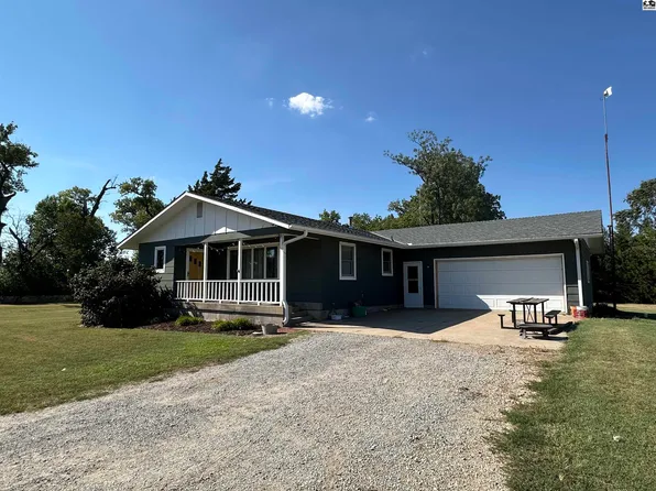 914 Sioux Rd, Lindsborg, KS 67456