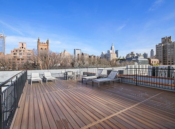 4th image of 422 W 20th St APT 2C