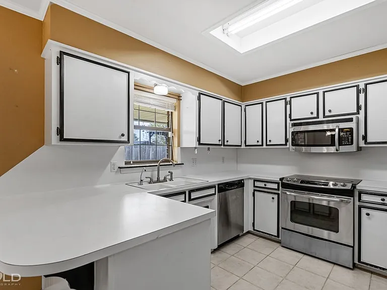 501 Southwood Dr — Photo 6