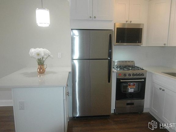 4th image of 311 E 75th St APT 6B